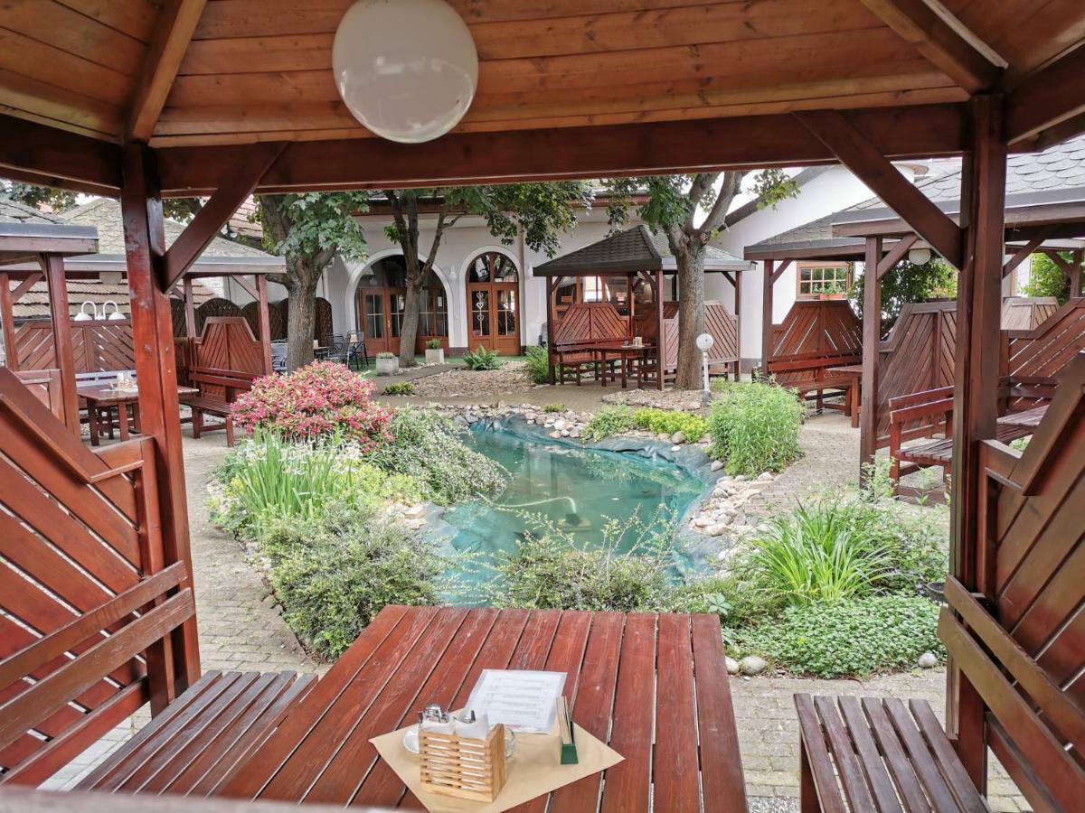 Hotel U Racka Ostrožská Nová Ves Εξωτερικό φωτογραφία